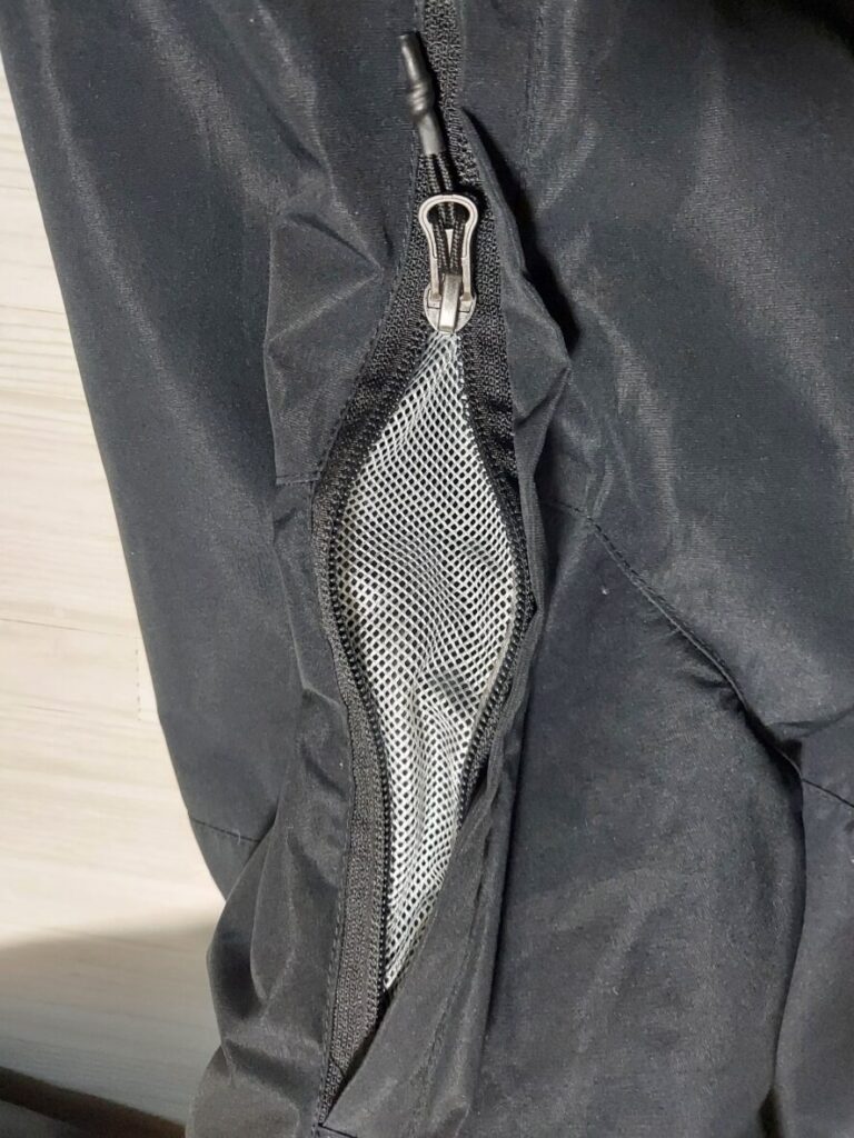 ベンチレーション：表地